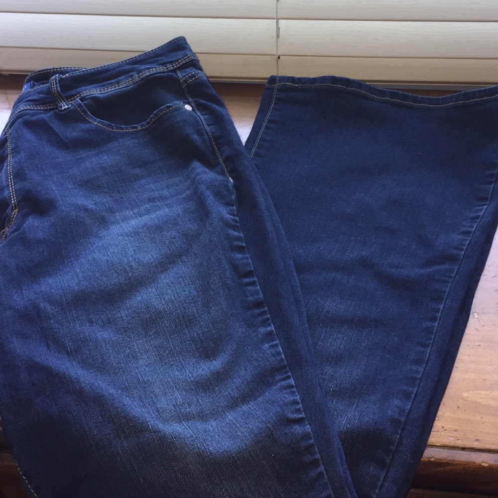 Bandolino carina narrow to flare leg jeans size 14